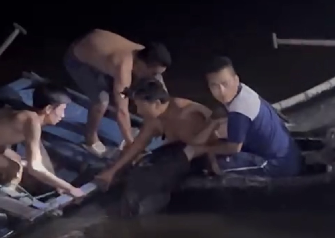 Trạm CSGT Bạch Đằng (Phòng Cảnh sát đường thủy): Cứu thành công một phụ nữ mang thai 7 tháng bị rơi xuống sông